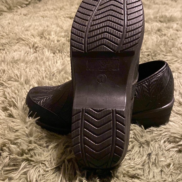 Womens clogs size 7 - Picture 6 of 6